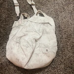 White lululemon bag